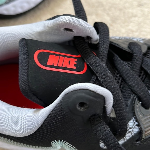 Nike Shoes - Picture 8 of 11